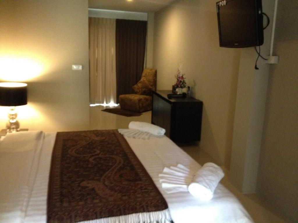 Green Residence Hotel Банг-Рак Экстерьер фото